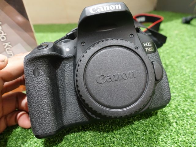 Canon 750D พร้อมเลนส์ 18-55 STM อดีตศูนย์
